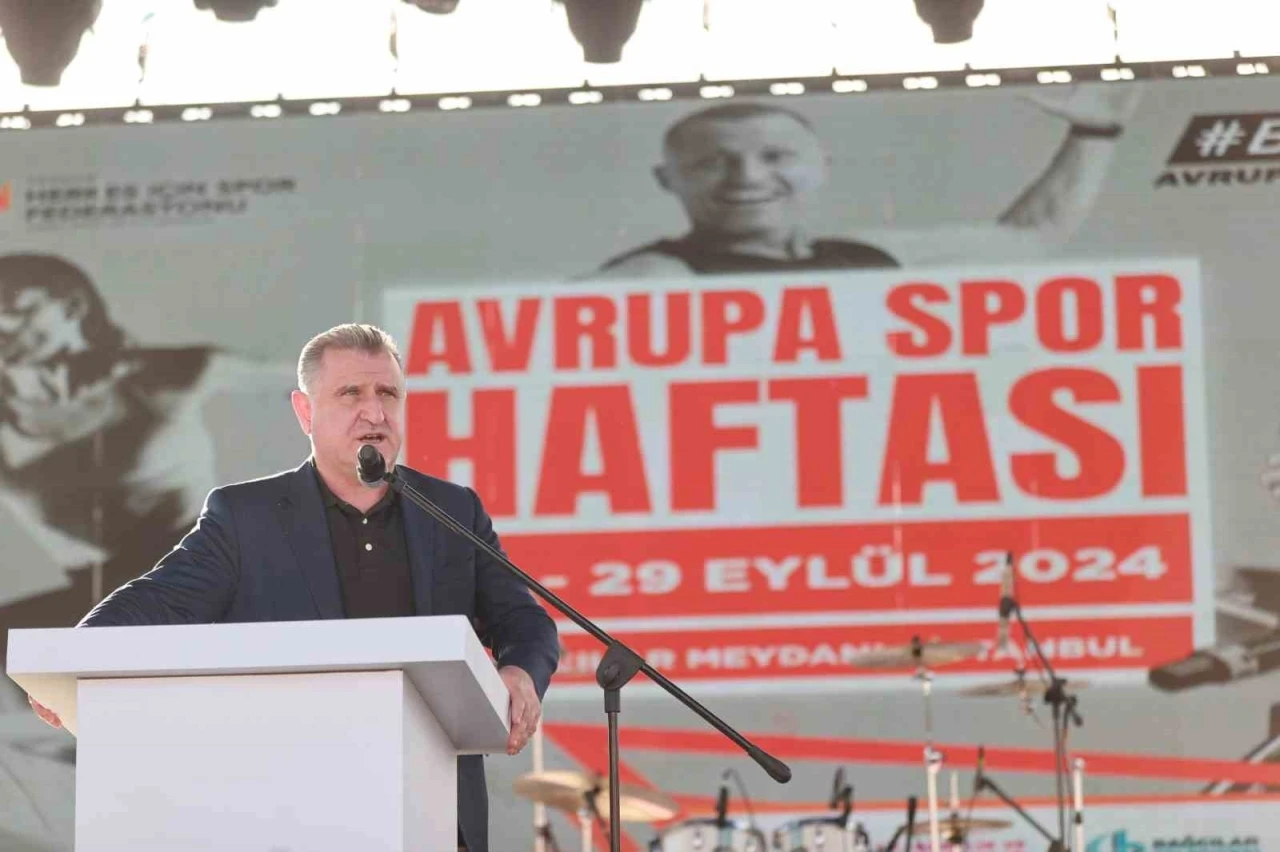 Bakan Bak İstanbul’da Avrupa Spor Haftası etkinliğine katıldı
