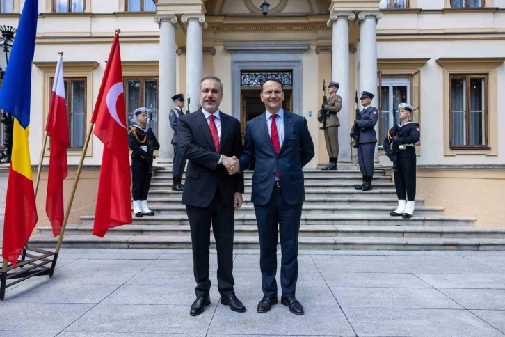 Bakan Fidan, Polonyalı mevkidaşı Sikorski ile görüştü
