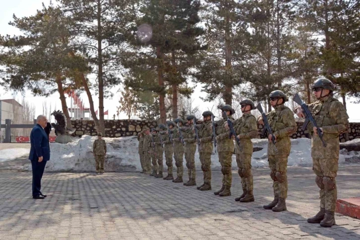 Bakan Güler, Hakkari’de bulunan 3’üncü Piyade Tümen Komutanlığında inceleme ve denetlemelerde bulundu
