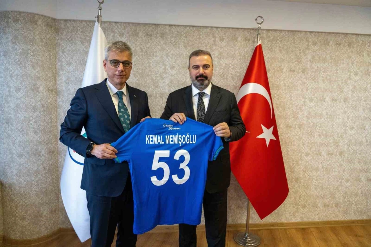 Bakan Kemal Memişoğlu’ndan, Çaykur Rizespor’a ziyaret
