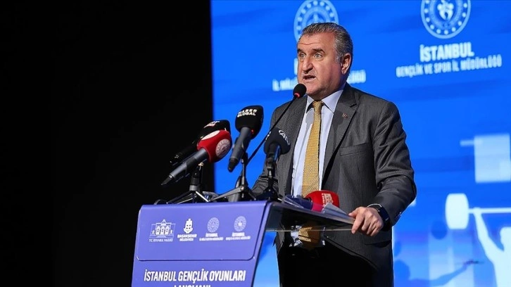 Bakan Osman Aşkın Bak: Biz gençlerimizin emrindeyiz. Her zaman onların yanındayız