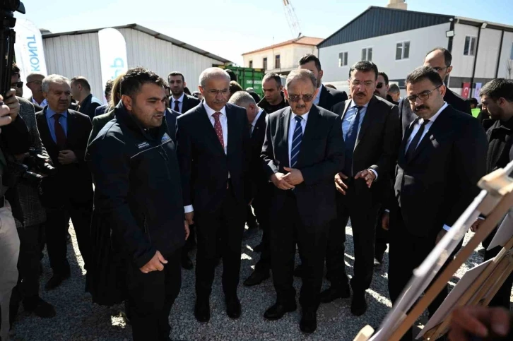 Bakan Özhaseki: "Malatya’nın çarşısı 1 seneye ayağa kalkacak"
