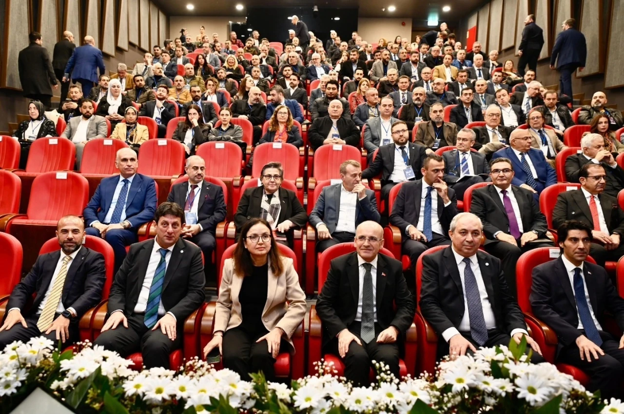 Bakan Şimşek, Yalova’da &quot;İş Dünyası Buluşması&quot;na katıldı
