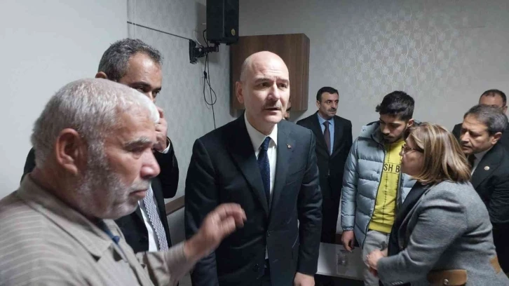 Bakan Soylu ve Bakan Özer’den saldırıda ölen öğretmenin ailesine ziyaret