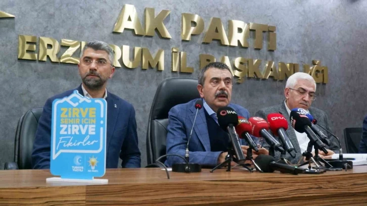 Bakan Tekin, "Zirve Şehir İçin, Zirve Fikirler" projesine ilk talebi yazdı
