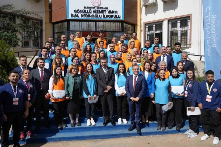 Bakan Yusuf Tekin: "Okullarımızı eski zamanlarda olduğu gibi cıvıl cıvıl hale getireceğiz"
