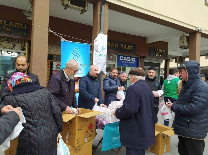 Balıkesir’de 24 bin paket kandil simidi dağıtıldı