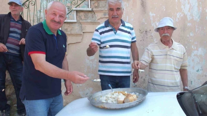 Balıkesir’de imece ile köy hayrı düzenlendi
