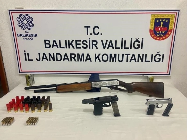 Balıkesir’de polis ve jandarmadan ’Huzur’ operasyonu
