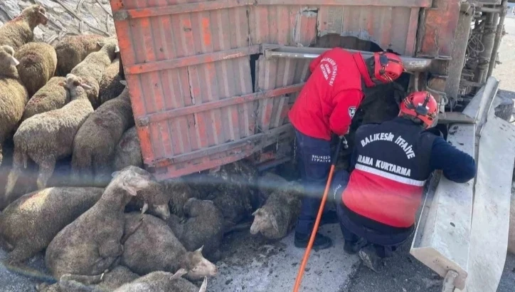 Balıkesir’de tır kazasında 1 kişi hayatını kaybetti