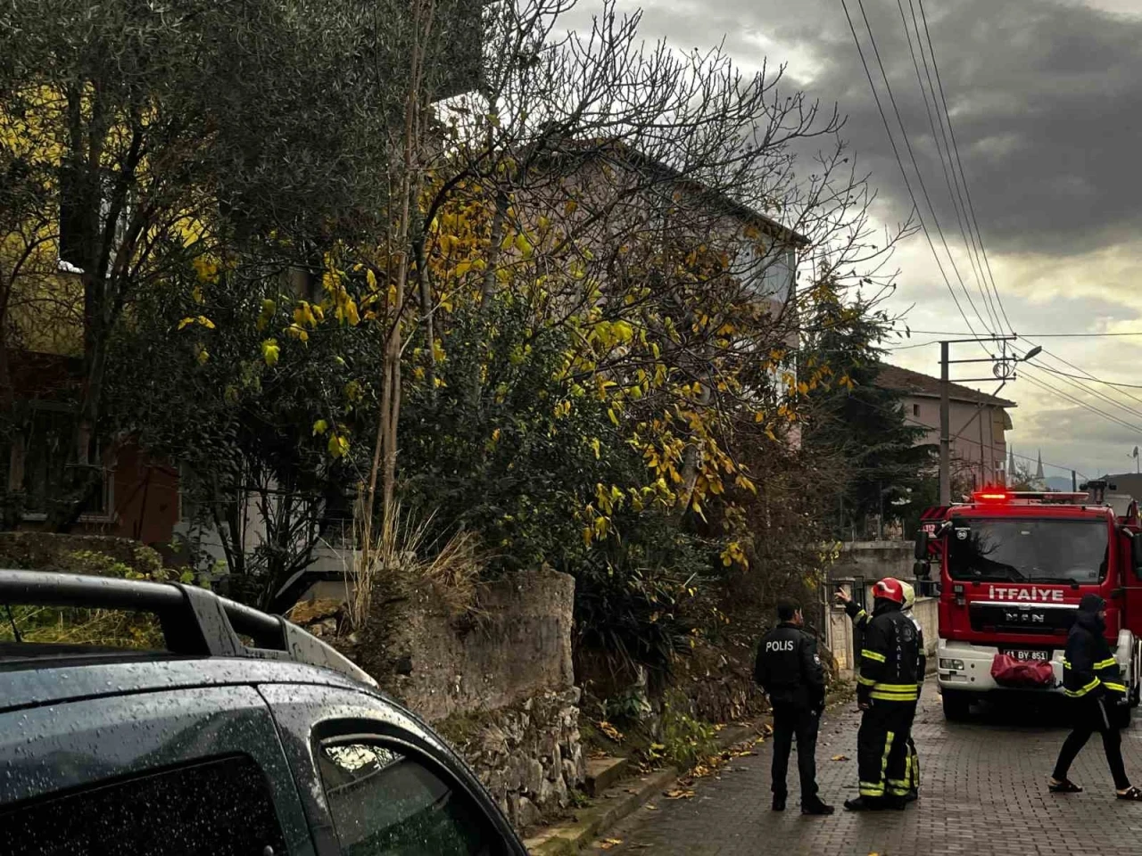 Balkonda çıkan yangında bir kişi yaralandı
