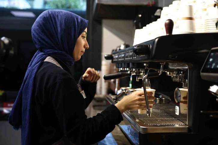 Barista kursunu bitirip Bağ-Kafe’de işe başladılar
