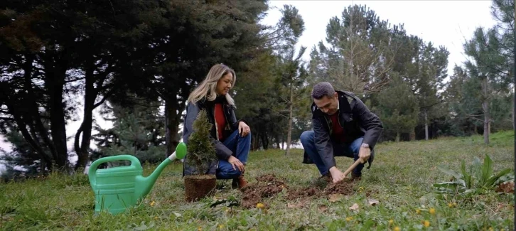 Başkan Adayı Başer ve eşinden Sevgililer Günü’nde örnek davranış
