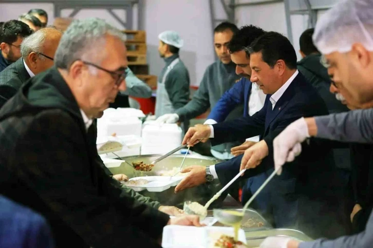 Başkan Aras, Seydikemerlilerle iftarda buluştu
