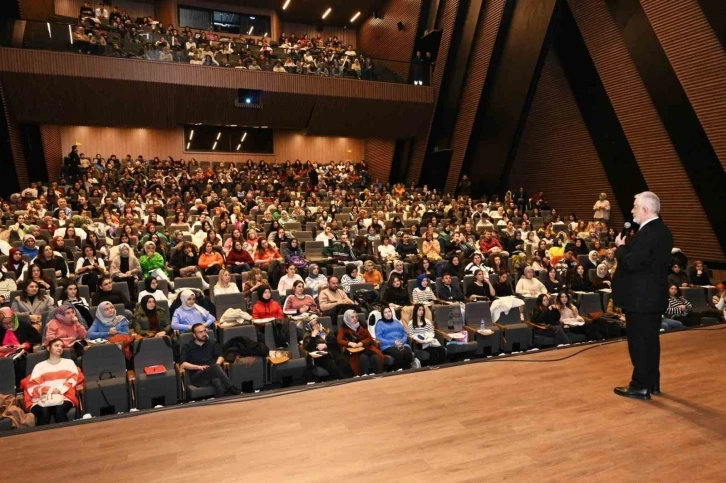 Başkan Başdeğirmen: "Gençlerimize faydalı olmaya çalışıyoruz"
