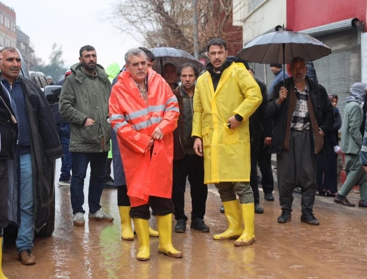 Başkan Beyazgül sabahın ilk ışıklarına kadar sahadaki çalışmaları yönetti