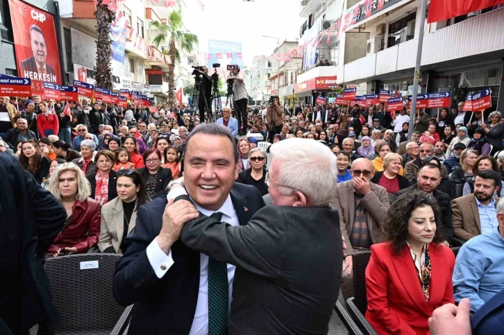 Başkan Böcek, Kumluca SKM’i açtı
