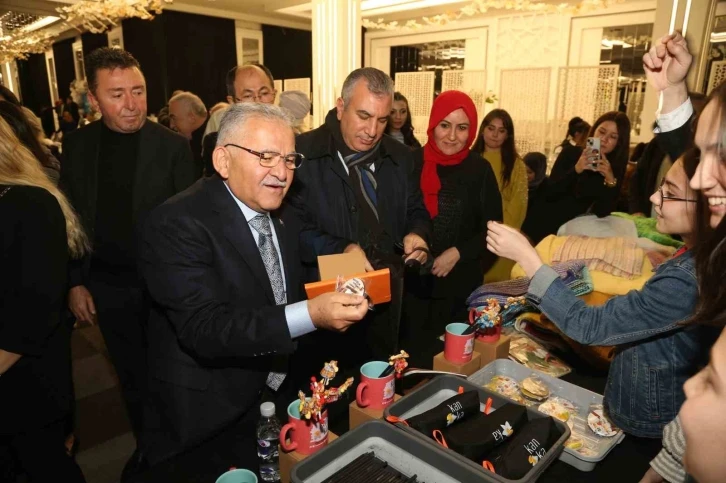 Başkan Büyükkılıç: "Kalleş terör saldırısında yaralanan Kayserili askerlerin durumu iyi"
