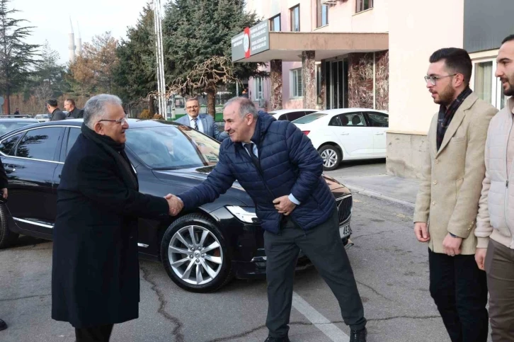 Başkan Büyükkılıç: "Kayseri belediyeciliği, model bir belediyeciliktir"
