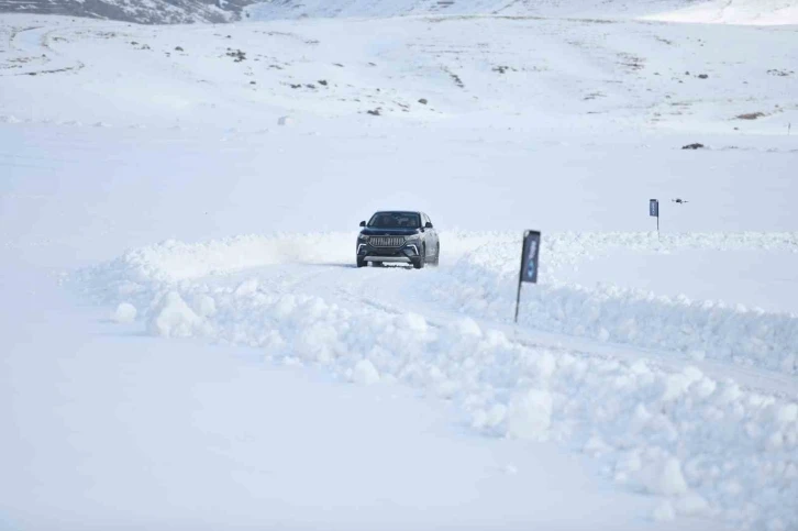 Başkan Büyükkılıç, Togg ile Erciyes’te pistlerin tozunu attırdı
