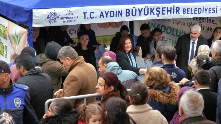 Başkan Çerçioğlu Buharkent’te vatandaşlara binlerce fide dağıttı
