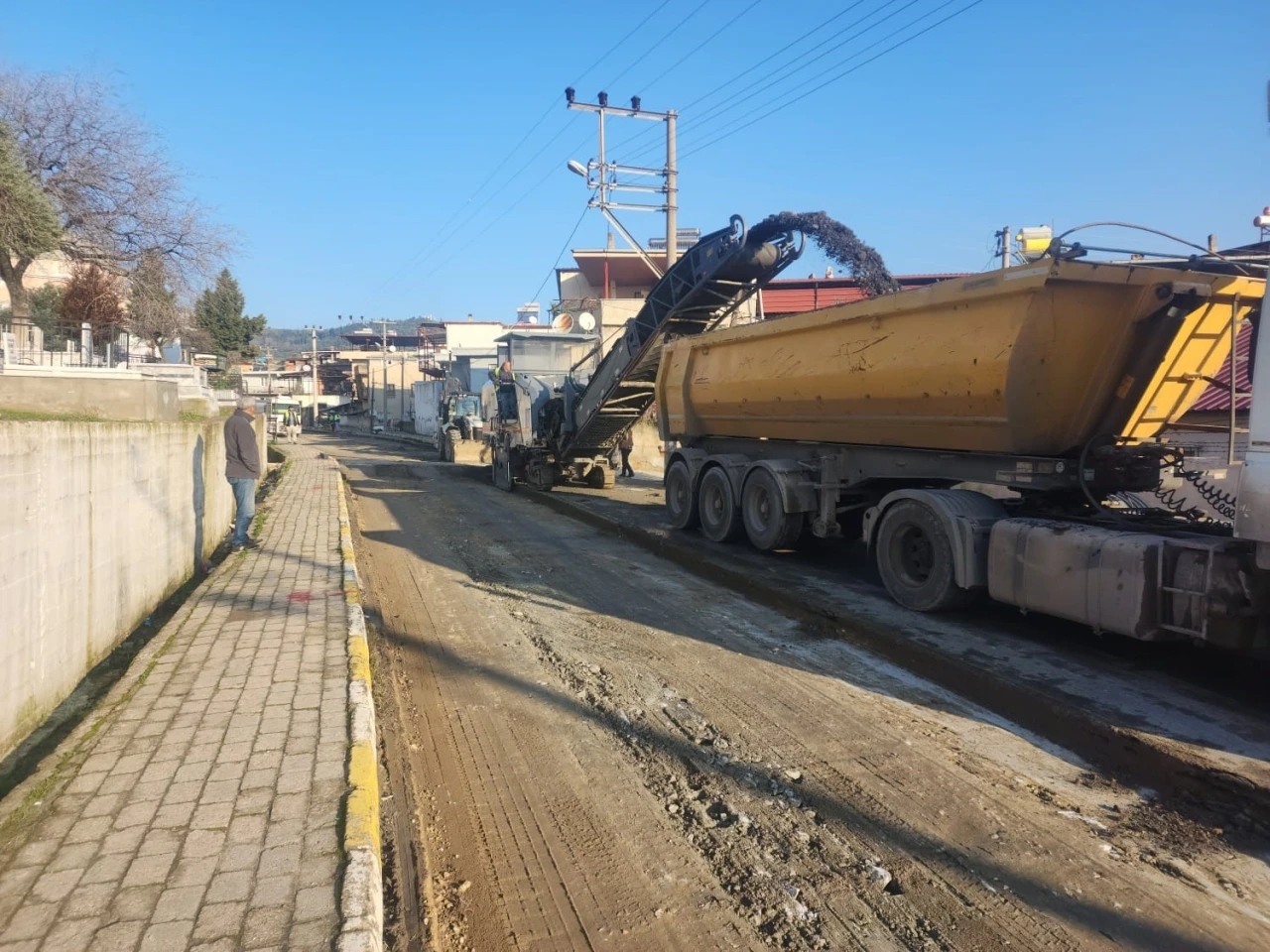 Başkan Çerçioğlu Söke’nin yollarını yeniliyor
