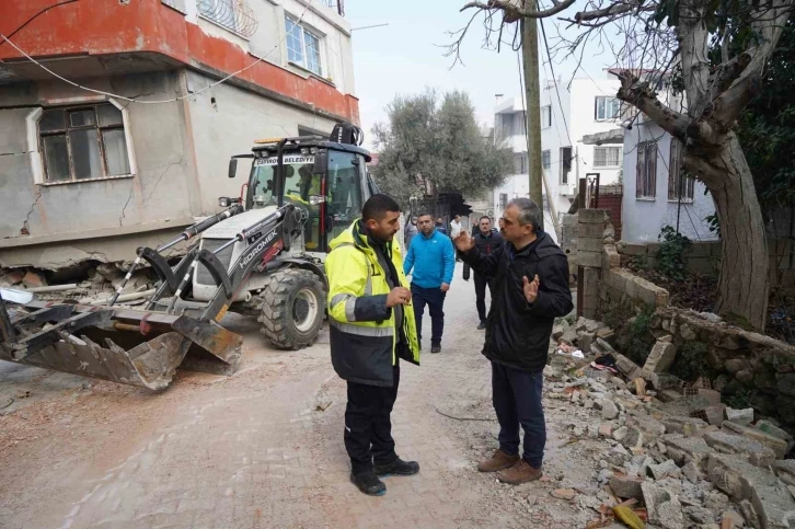 Başkan Çiftçi: "Defne’de hayatı normale döndürmek için çalışıyoruz"
