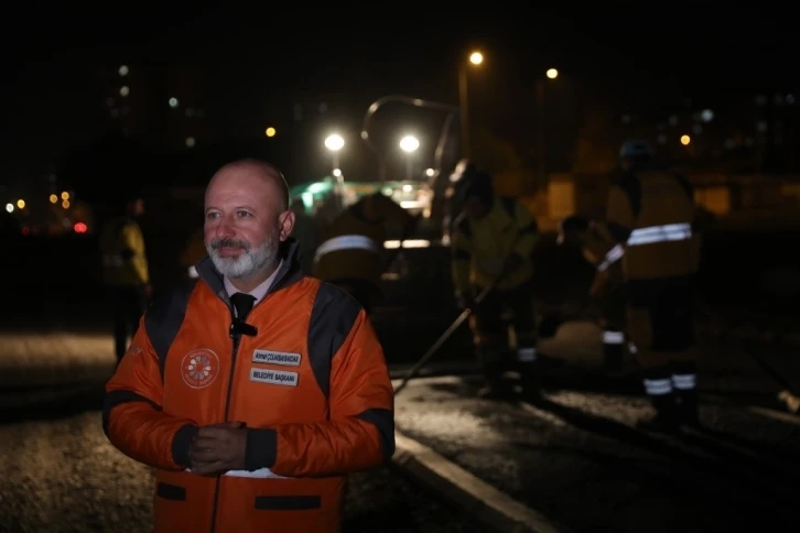 Başkan Çolakbayrakdar, “Geceyi gündüze katıp, asfalt çalışmalarını tamamladık”
