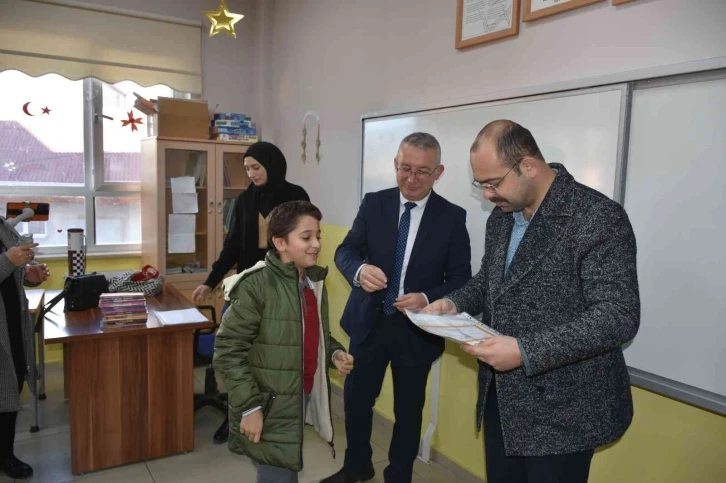 Tosya belediye başkanı karne töreninde kendine veliaht seçti