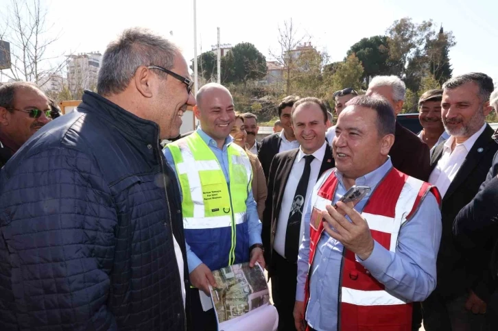 Başkan Muhittin Böcek Serik’te çalışmaları yerinde inceleyip bilgi aldı