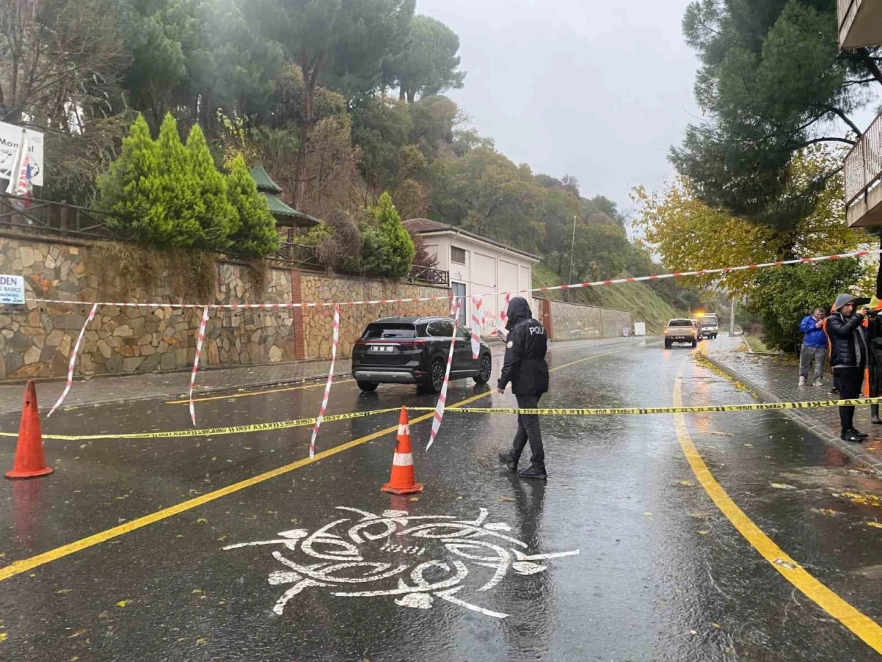 Başkan Tetik heyelan tehlikesi yaşanan bölgeyi inceledi
