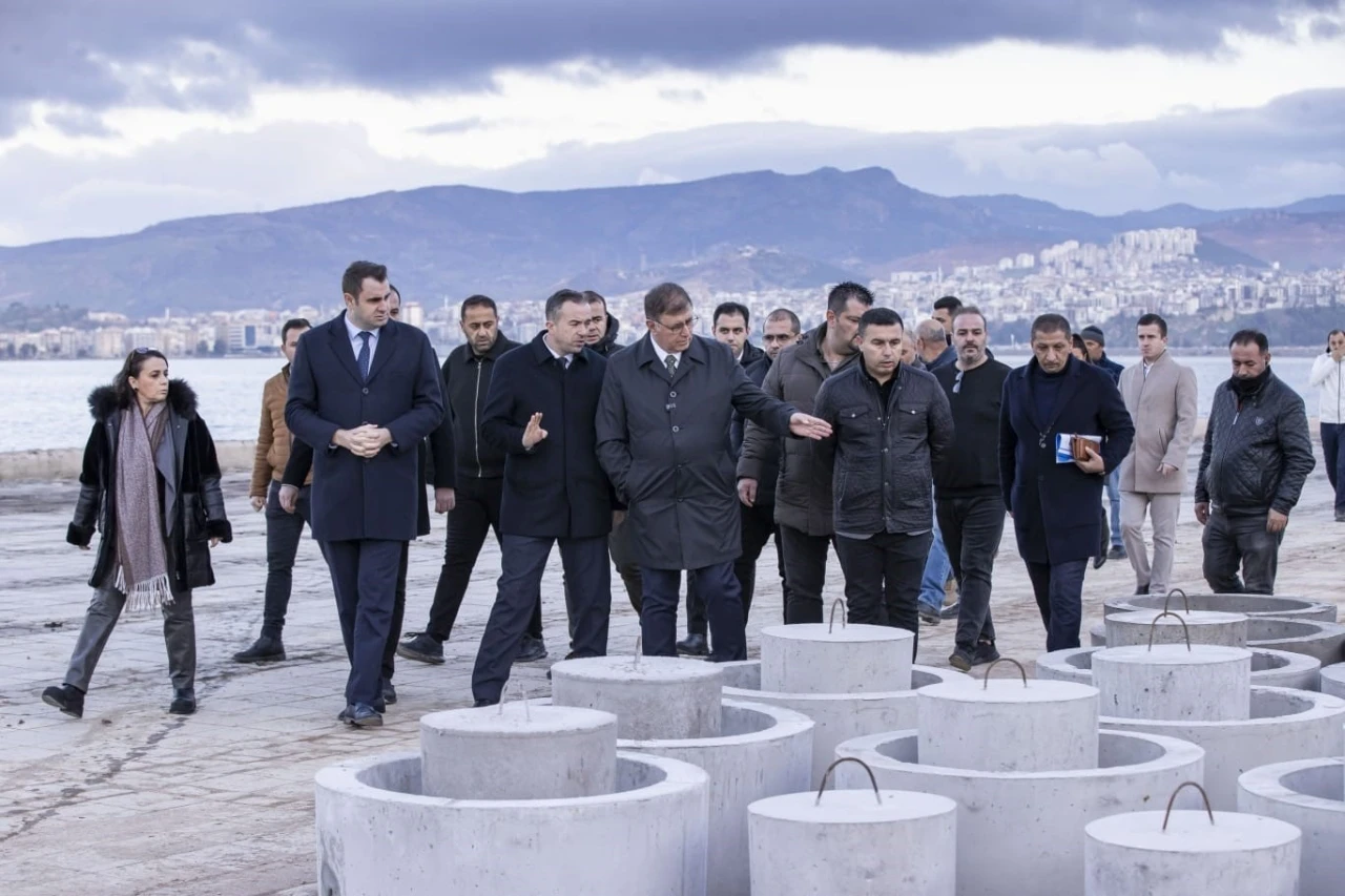 Başkan Tugay Kordon’daki çalışmaları inceledi
