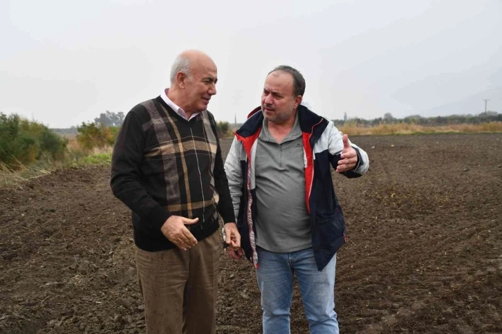 Başkan Tuncel buğday ekimini yerinde inceledi
