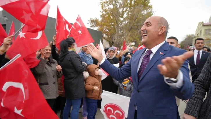 Başkan Türkyılmaz: "Türkiye’de parmakla gösterilen örnek ilçeyiz"
