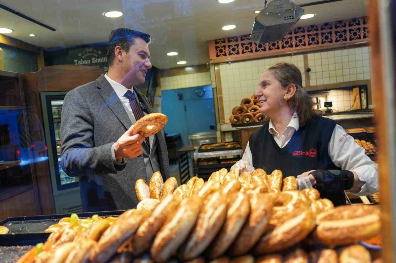 Başkan Zeyrek sabahın ilk ışıklarıyla halkla buluştu
