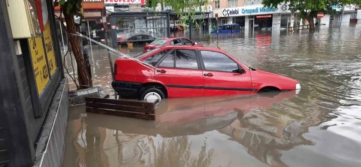 Başkent’te tekne bağlar gibi araba bağladılar
