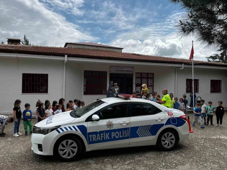 Batman’da anaokulu öğrencilerine trafik eğitimi verildi
