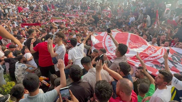 Batman Petrolspor bir yıl aradan sonra TFF 2. Lig’e yükseldi
