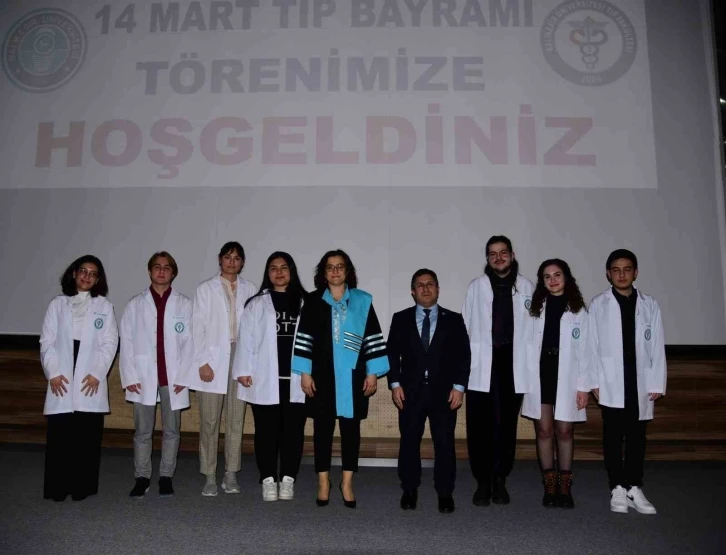 BAÜN’de Tıp öğrencileri beyaz önlük giydi
