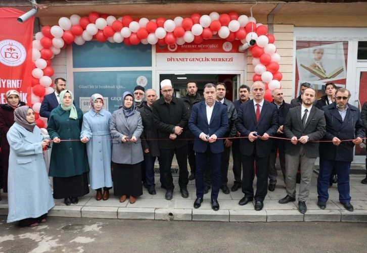 Bayburt İl Müftülüğü Diyanet Gençlik Merkezi hizmete açıldı
