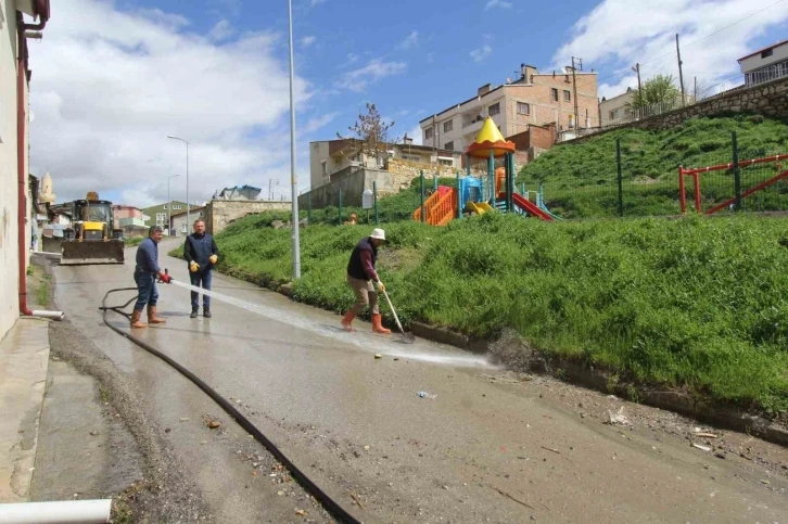 Bayburt’ta çevre temizlik çalışmaları sürüyor
