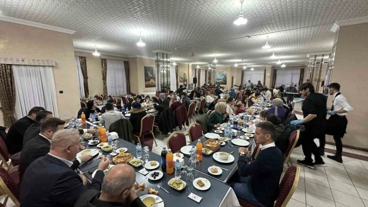 Bayburt’ta depremzedelere iftar programı düzenlendi
