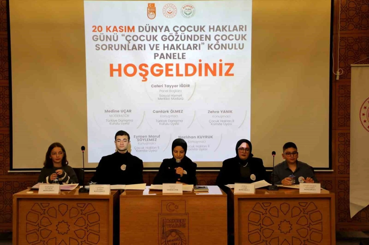 Bayburt’ta düzenlenen panelde çocuk panelistler kendi haklarını savundular
