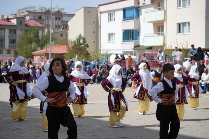 Bayburt’ta Ege rüzgarı esti
