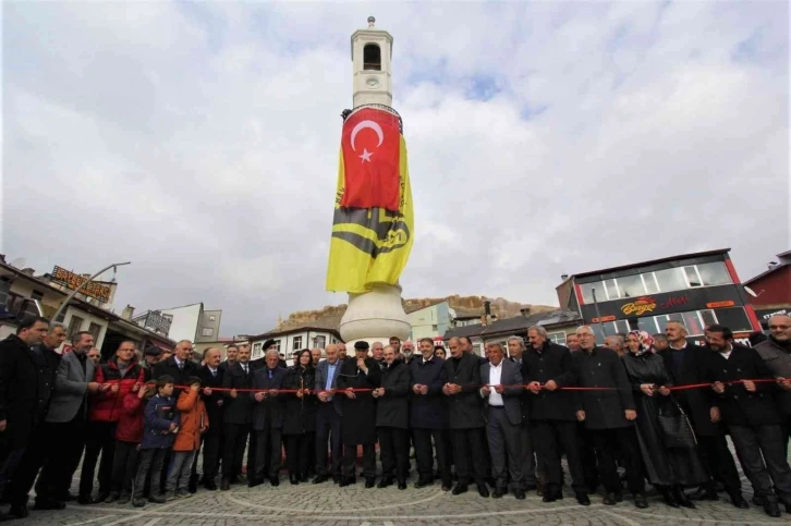 Bayburt’un simgesi Tarihi Saat Kulesi yeni yüzüyle hizmete açıldı
