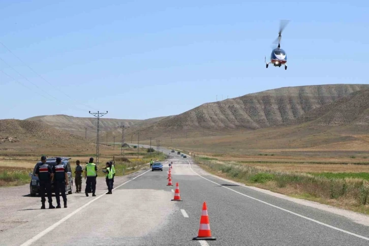 Bayram tatilinde araçlar "cayrokopter" ile denetlendi
