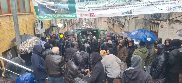 Bayrampaşa’da erkek arkadaşı tarafından Uzi ile öldürülen Nazlı Elmas son yolculuğuna uğurlandı
