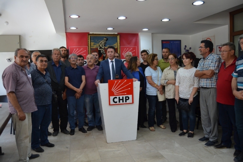 CHP’de istifa depremi