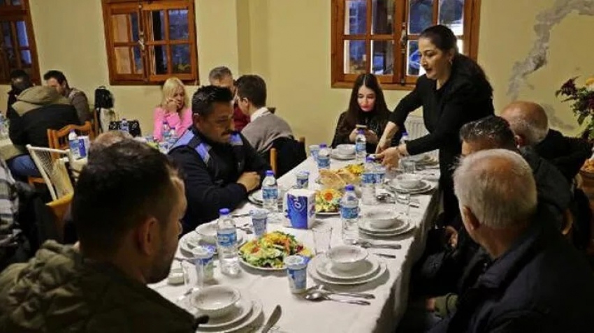 Kilisede iftar verildi!