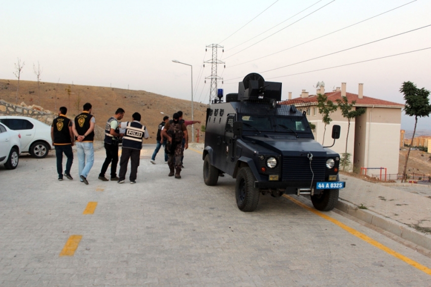 Zehir tacirlerine şafak baskını: 21 gözaltı